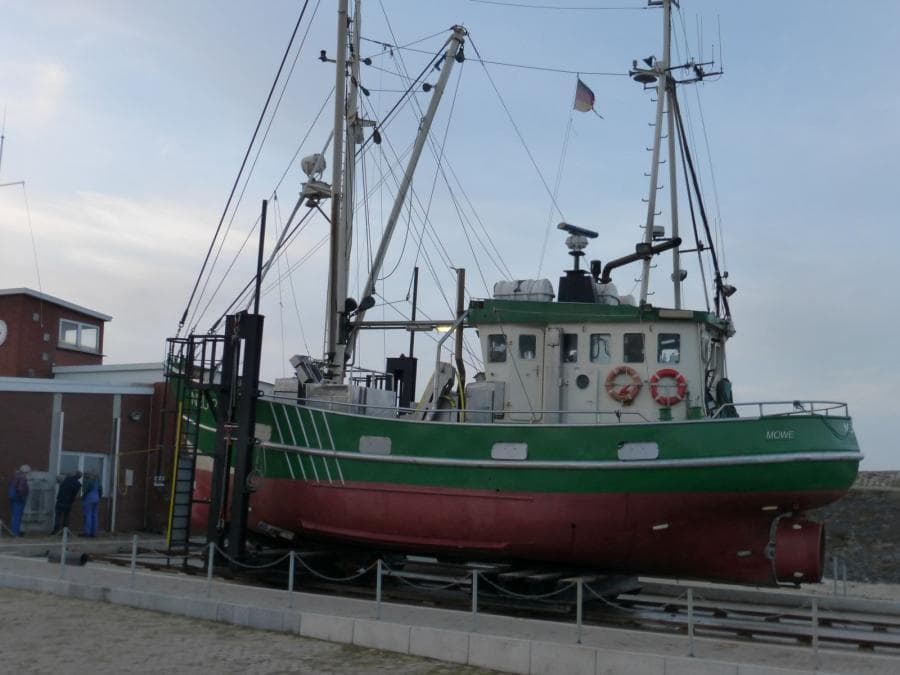 Schiffsreparatur auf der Helling